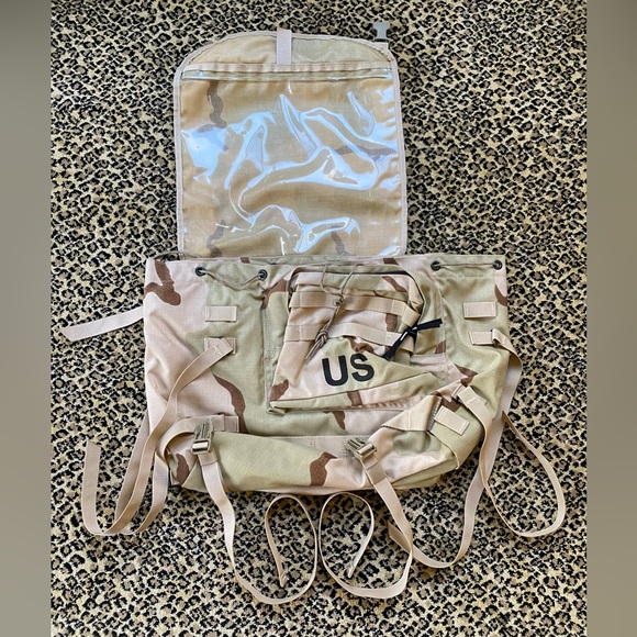 Military backpack (NWOT) - Picture 2 of 4